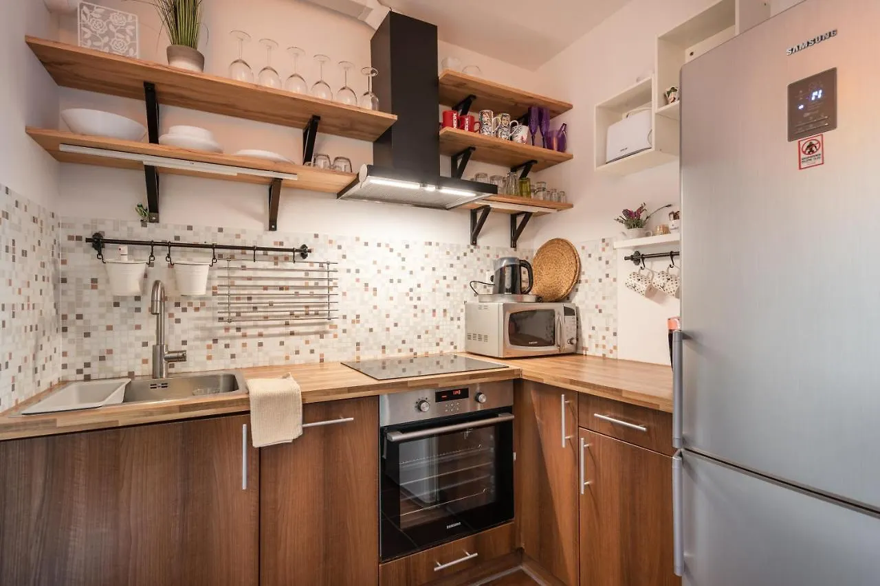 Green Lush Apartment Budapest Hungary