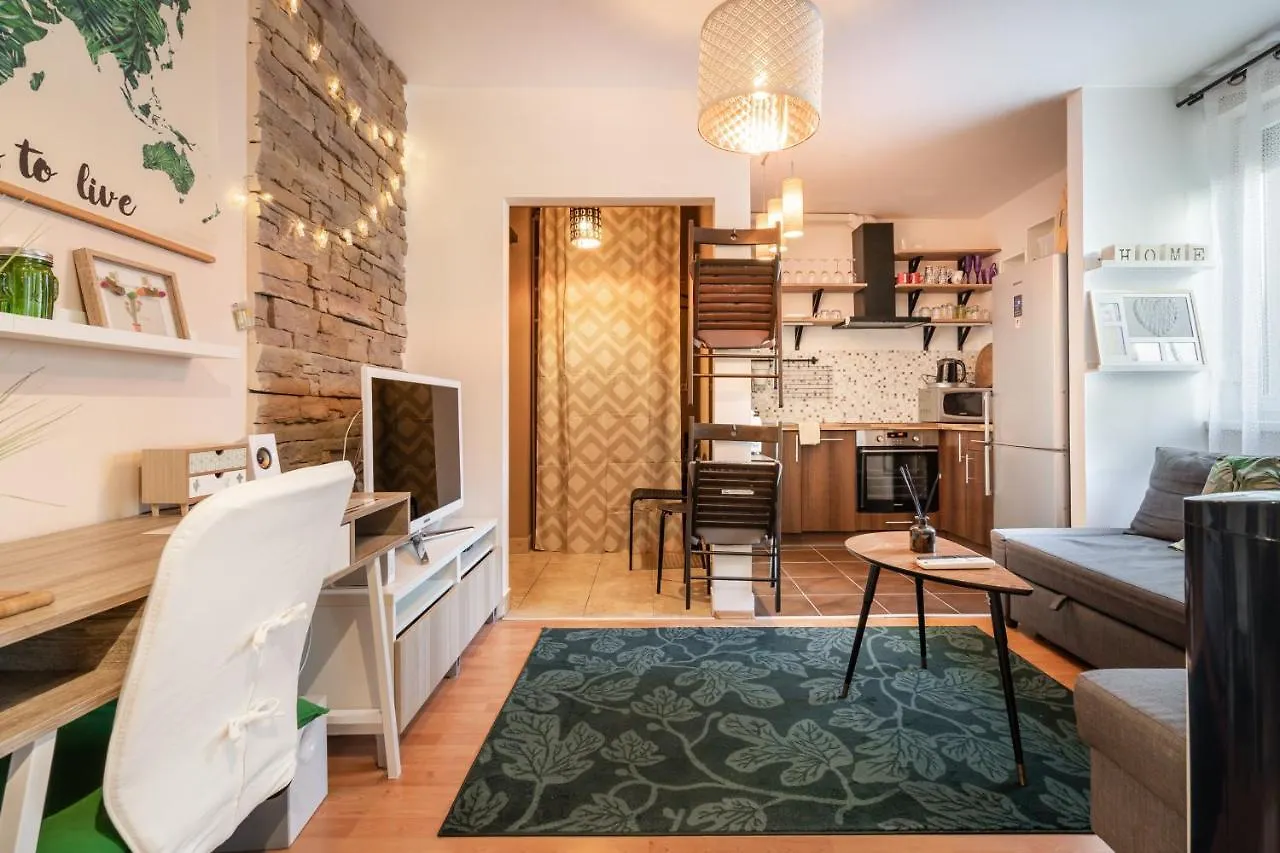 Green Lush Apartment Budapest Hungary