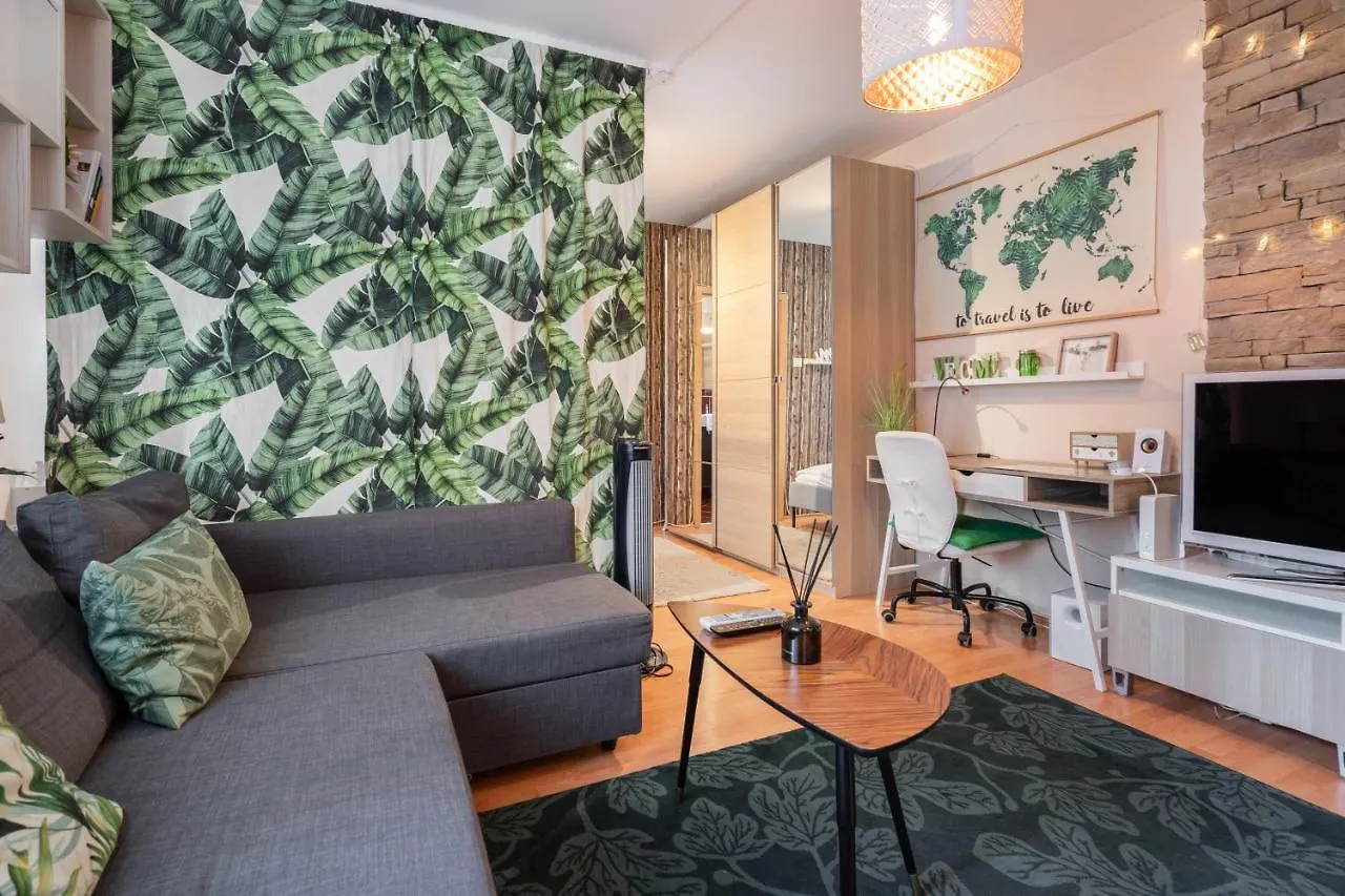 Green Lush Apartment Budapest