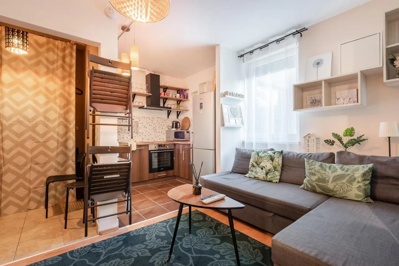 Green Lush Apartment Budapest