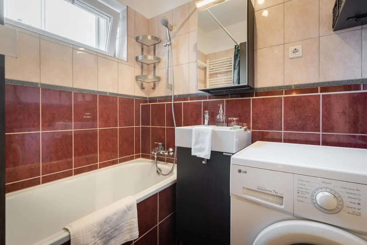 Green Lush Apartment Budapest 0*,