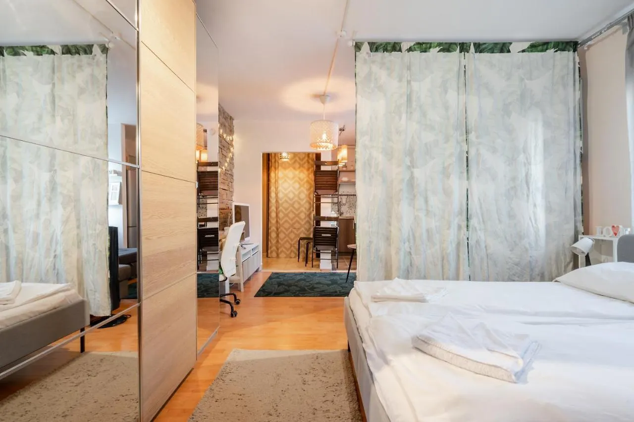 Green Lush Apartment Budapest